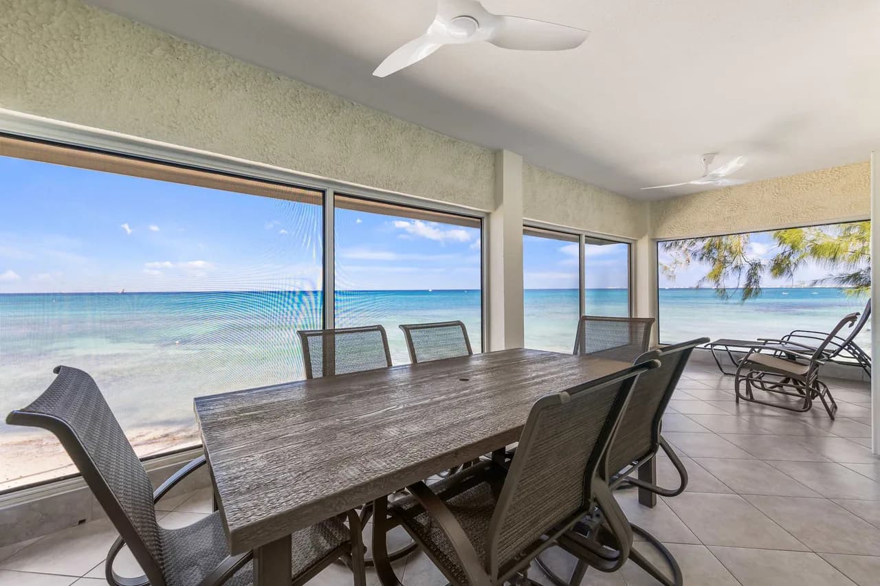 Direct Beach Access Three Bedroom Villa in Cayman photo 3