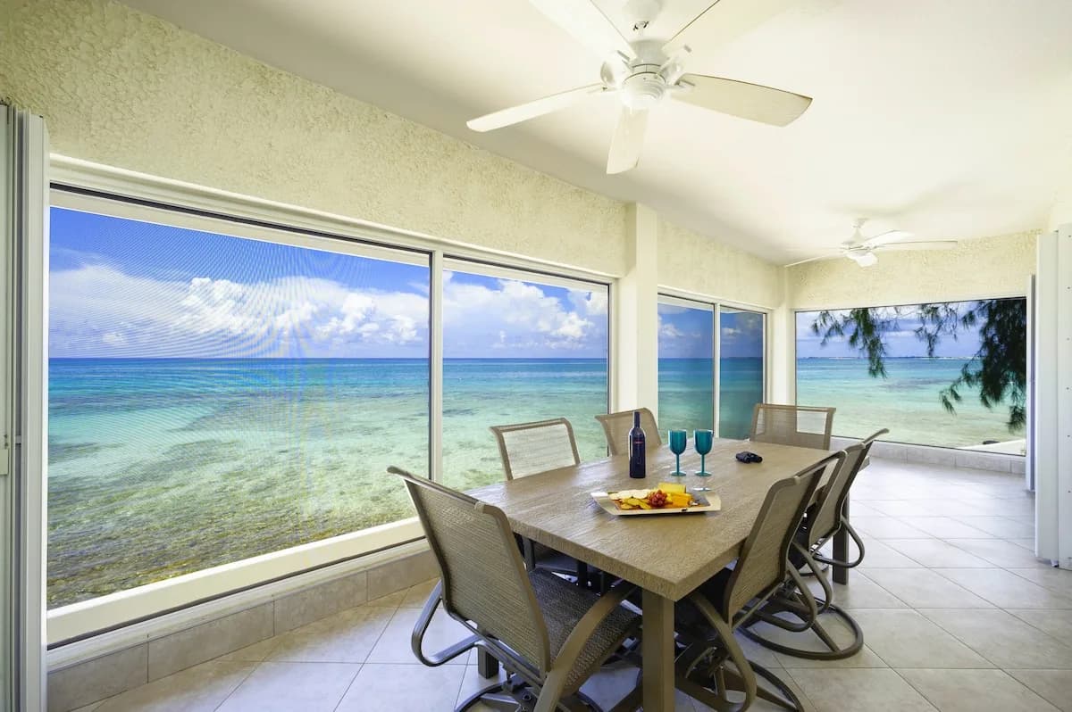 Direct Beach Access Three Bedroom Villa in Cayman photo 5