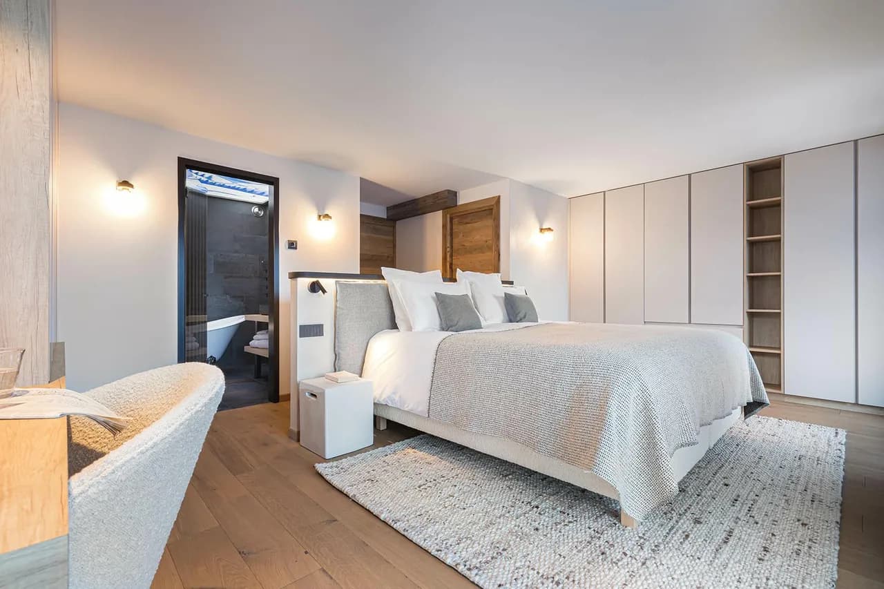 5BR Mountain Chalet in Courchevel photo 2