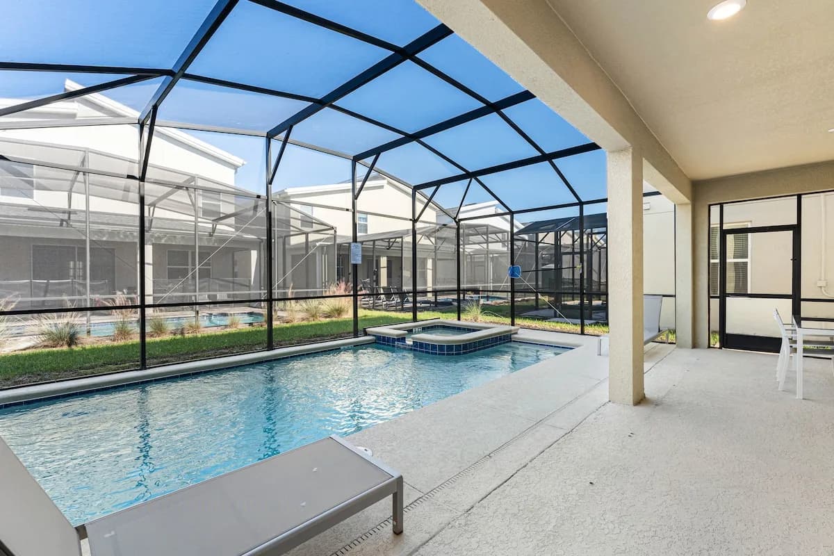 Luxury Six Bedroom Retreat in Orlando photo 2