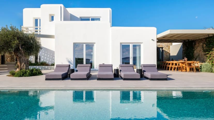 Stylish Mykonos Villa With Jacuzzi