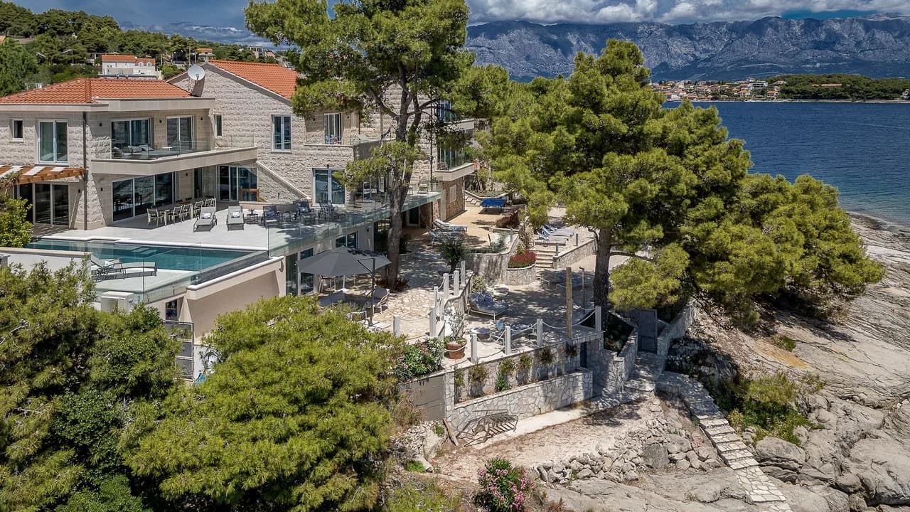 Seaview Estate With Private Garden photo 5