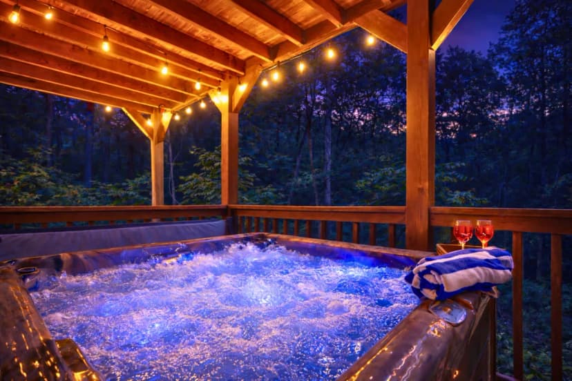 Hunter Hill Haven - Pet Friendly, Hot Tub, Game RM