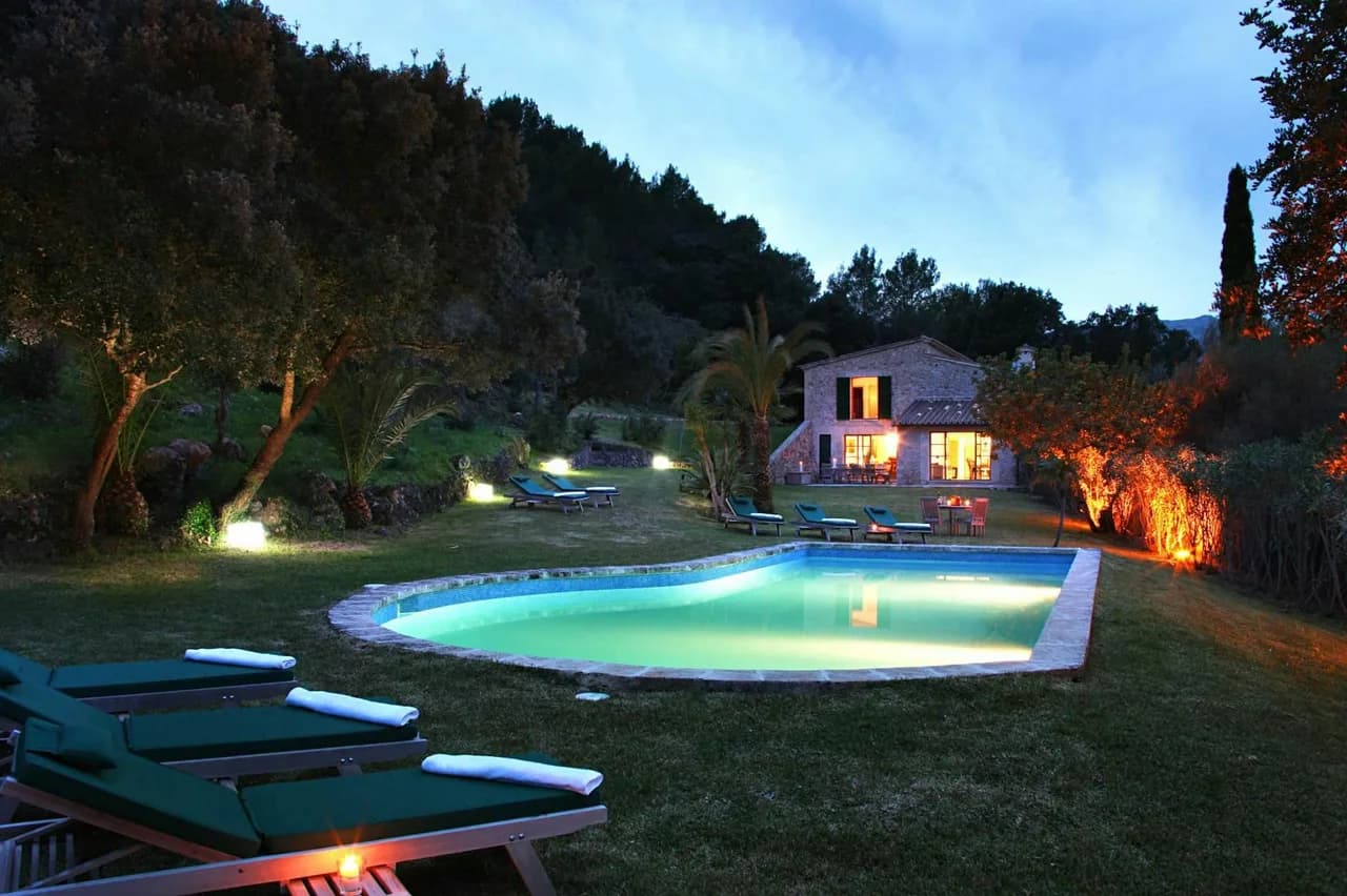 Tranquil Escape With Pool and Views photo 4