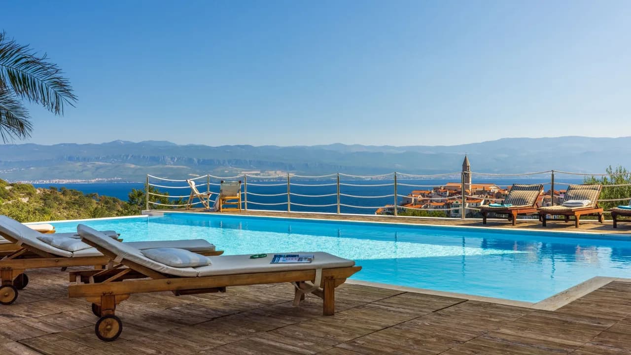 Mediterranean Style Peaceful Island Haven photo 5