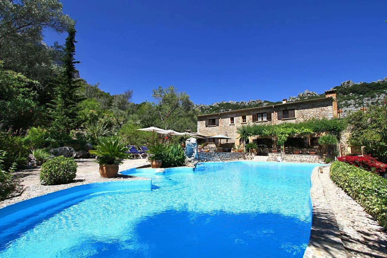 Historic Mountain Retreat With Private Pool photo 5