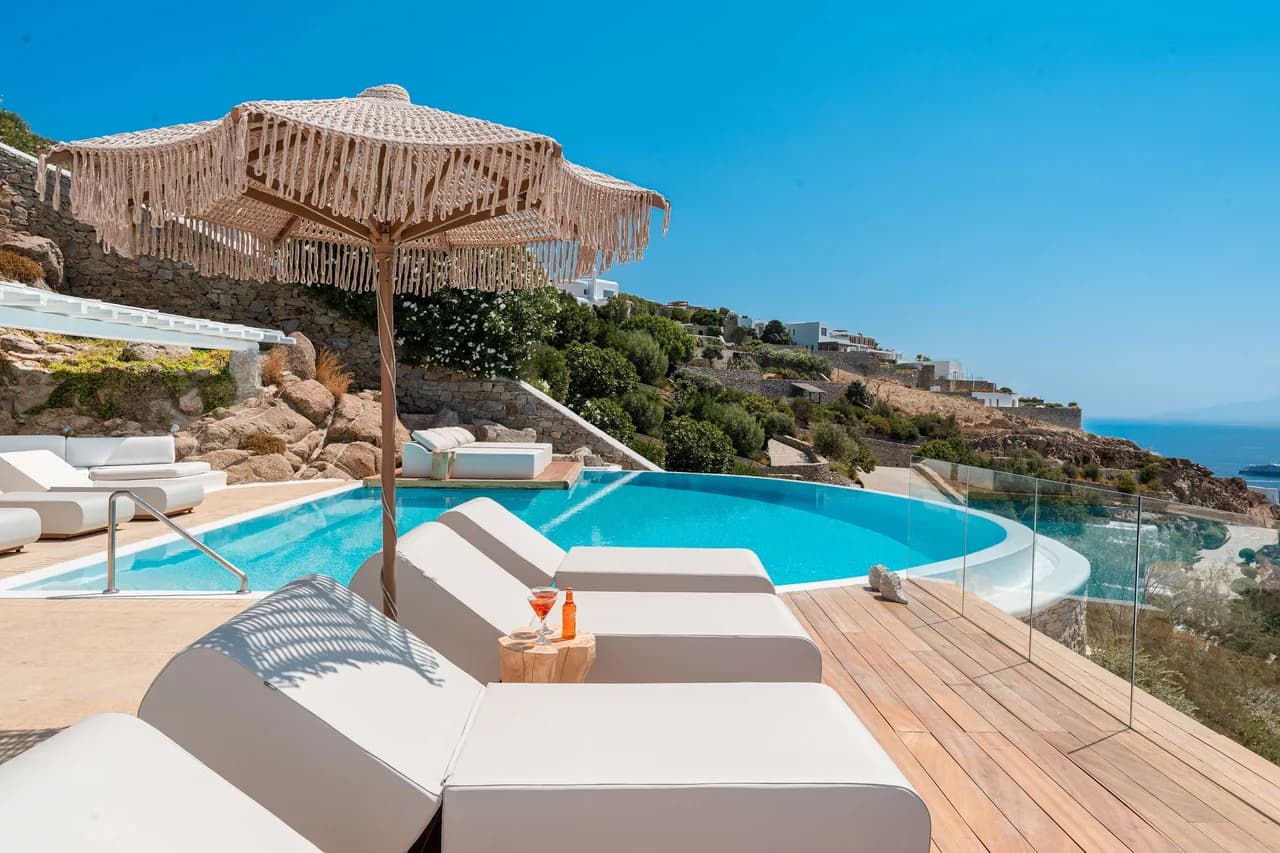 Scenic Escape With Jacuzzi and Pool photo 5