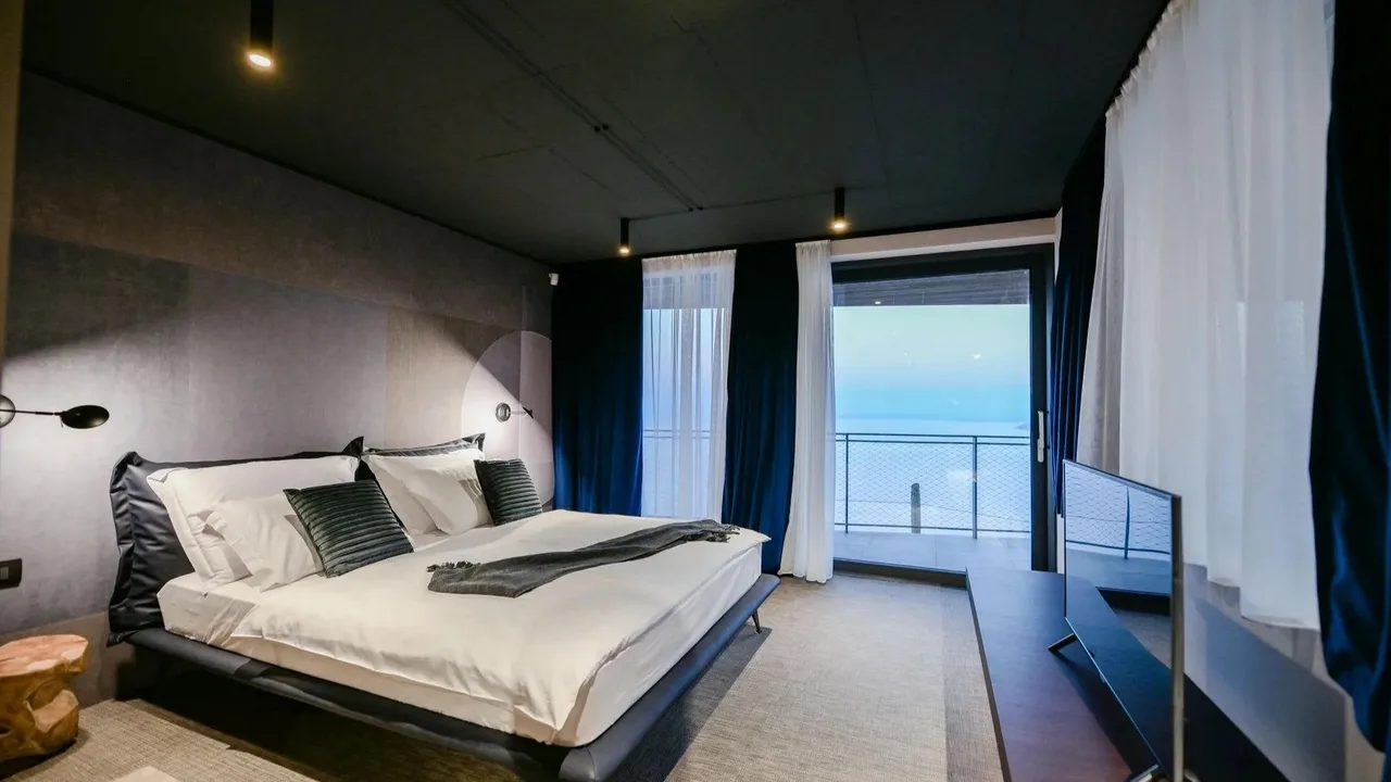Hilltop Oasis with Designer Interiors photo 3