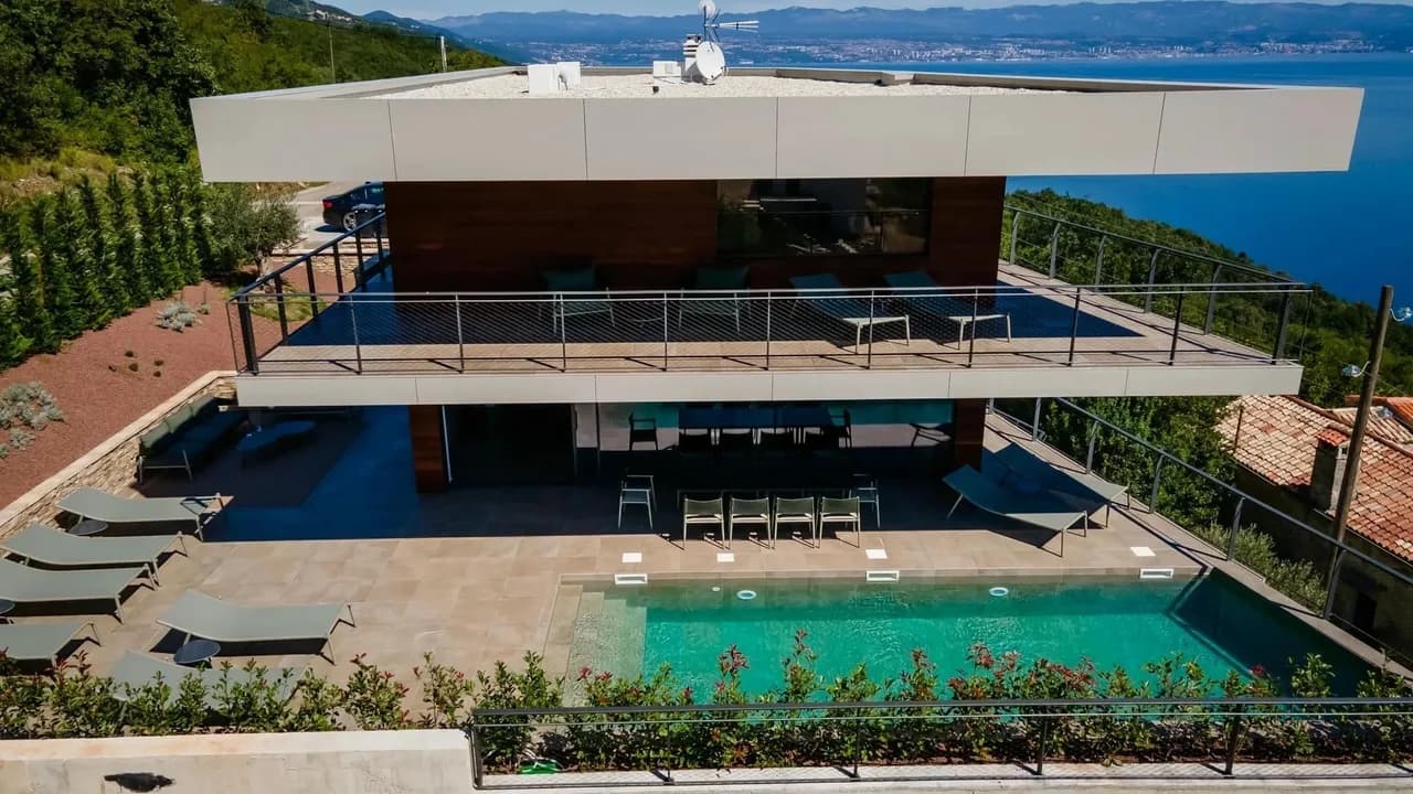 Hilltop Oasis with Designer Interiors photo 5