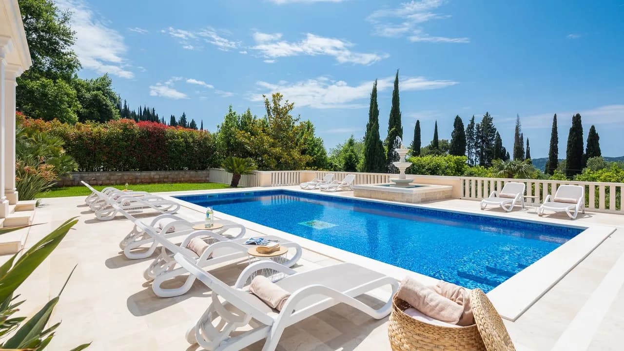 Designer Villa Overlooking Croatian Riviera photo 4