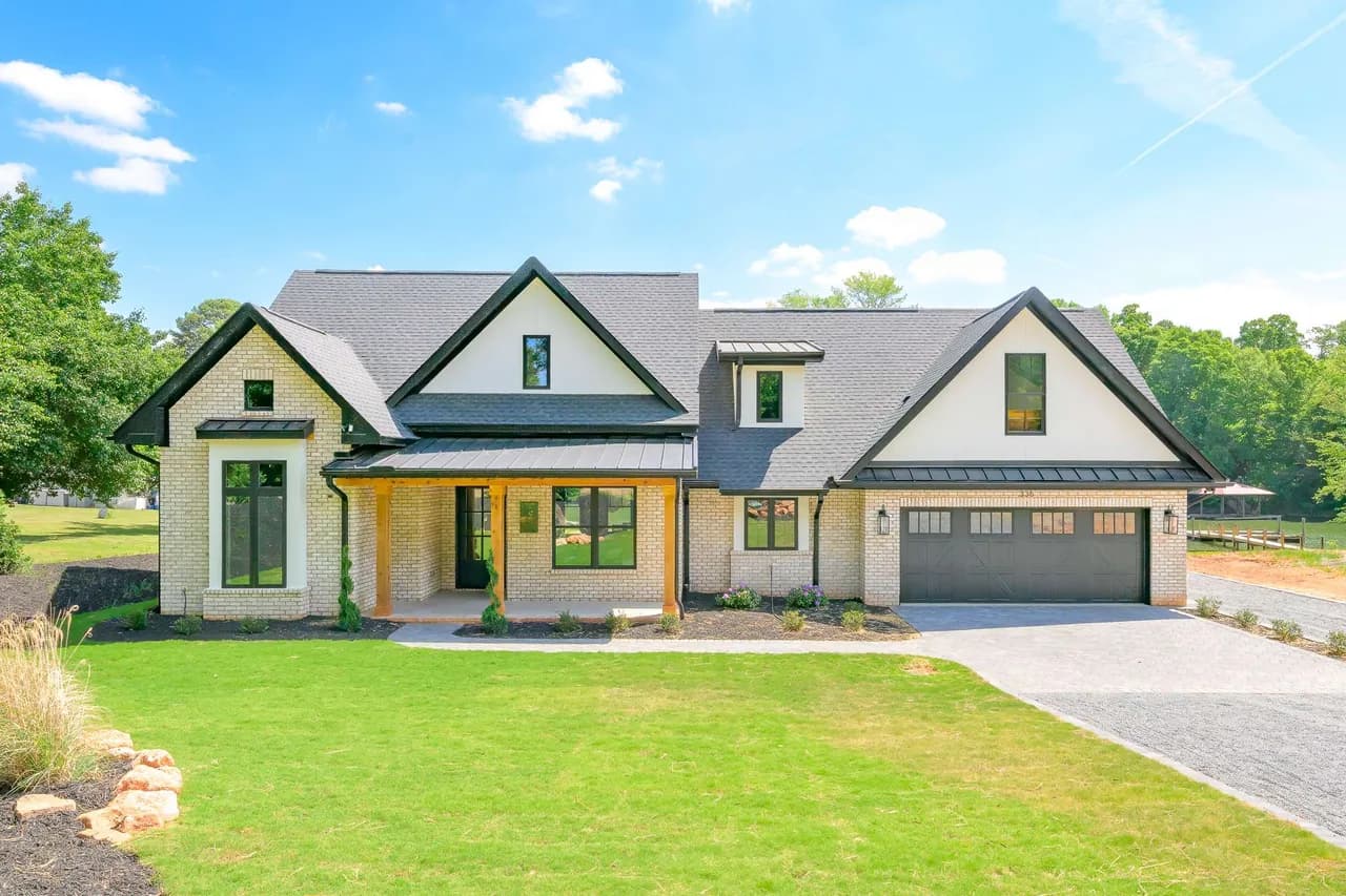 Lakefront Four Bedroom Villa in North Carolina photo 2