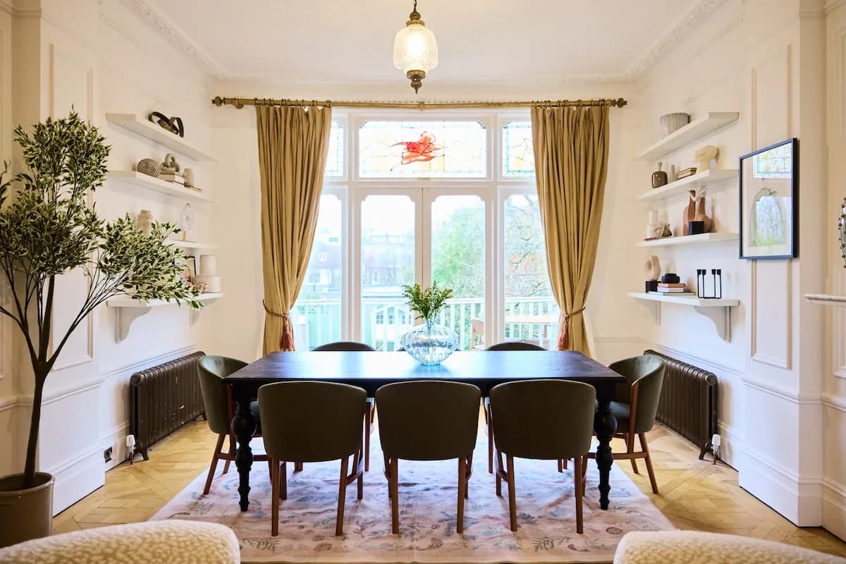 Charming Four Bedroom Villa in Battersea photo 4