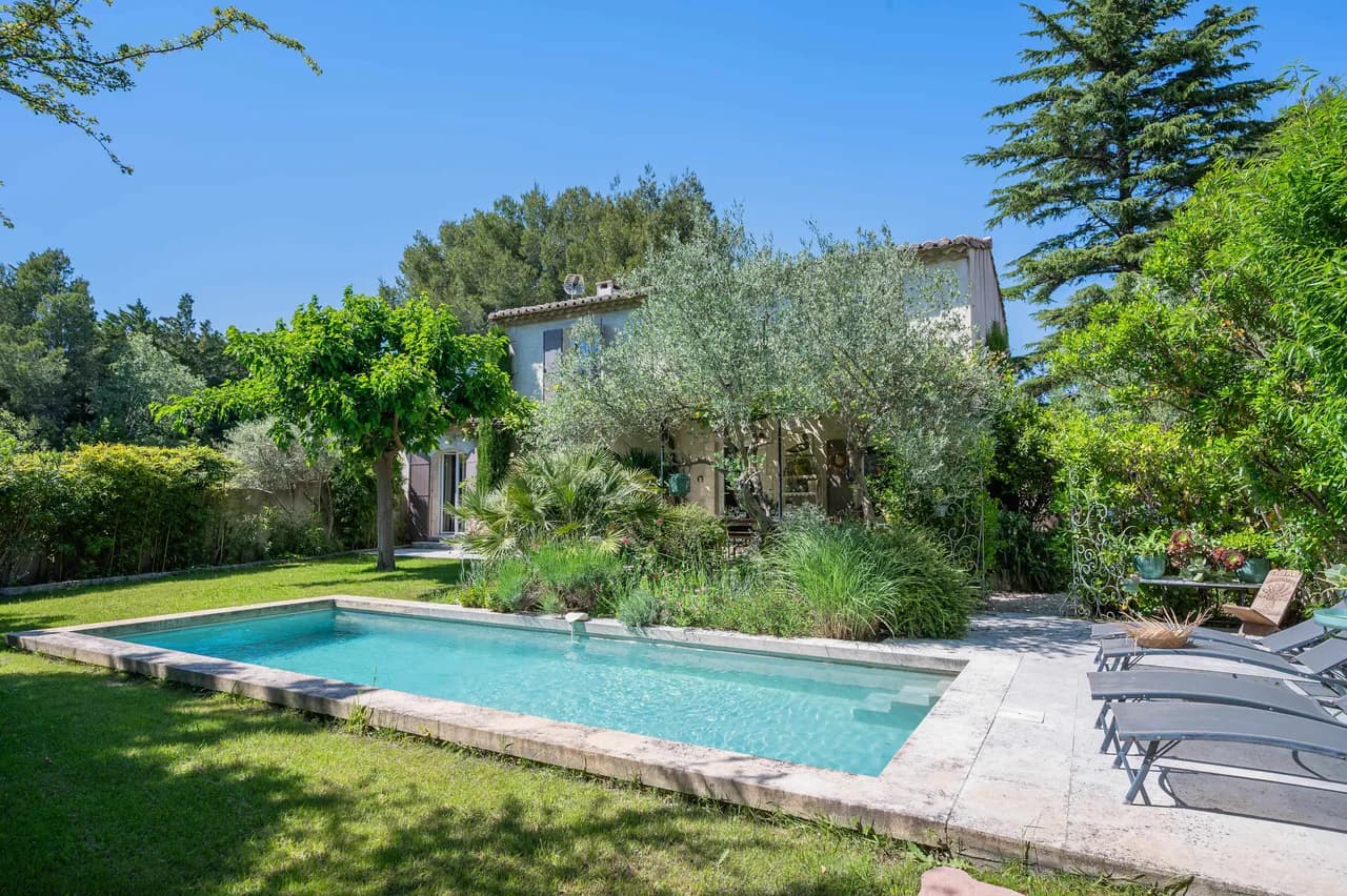 Authentic Five Bedroom Villa in Paradou photo 2