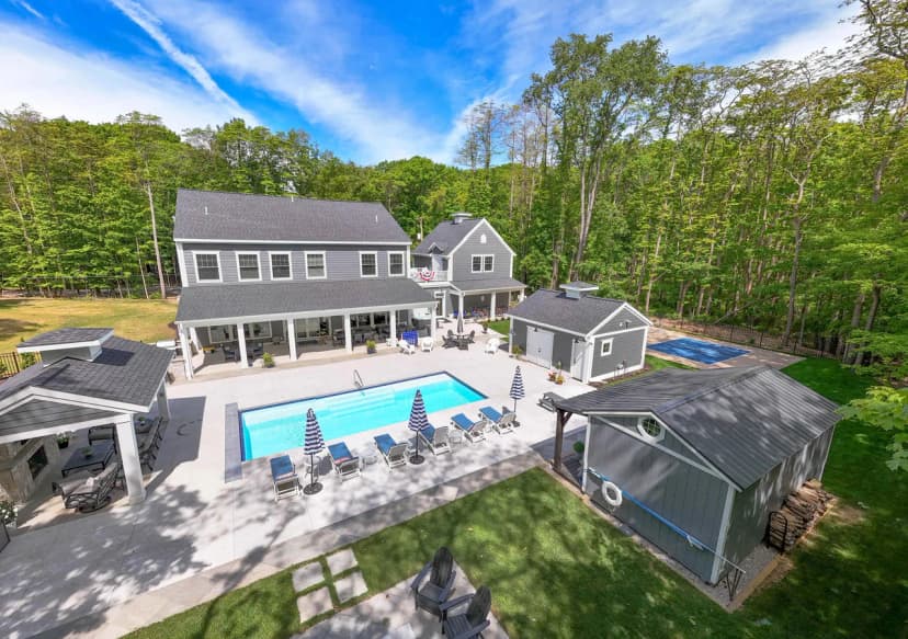Lakeside Nine Bedroom Estate in Michigan