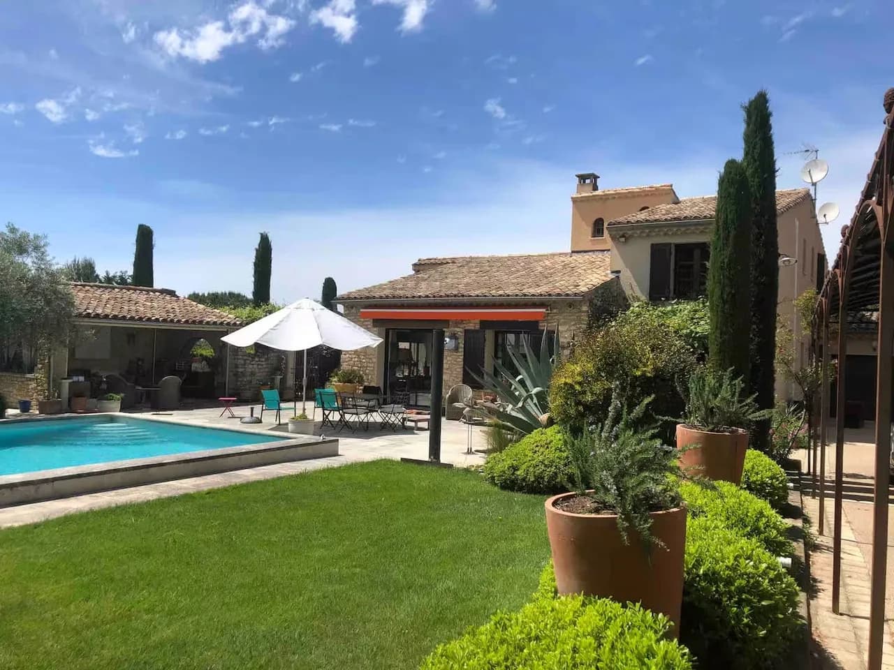 Charming Five Bedroom Villa in Robion France