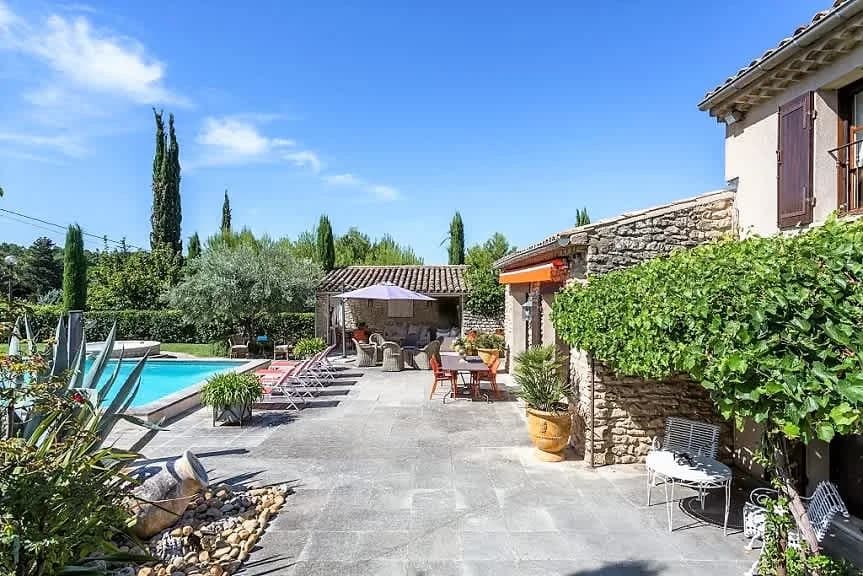 Charming Five Bedroom Villa in Robion France photo 2