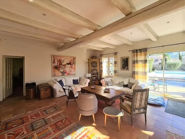 Charming Five Bedroom Villa in Robion France photo 4