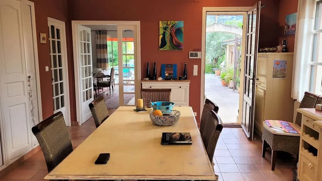 Charming Five Bedroom Villa in Robion France photo 5