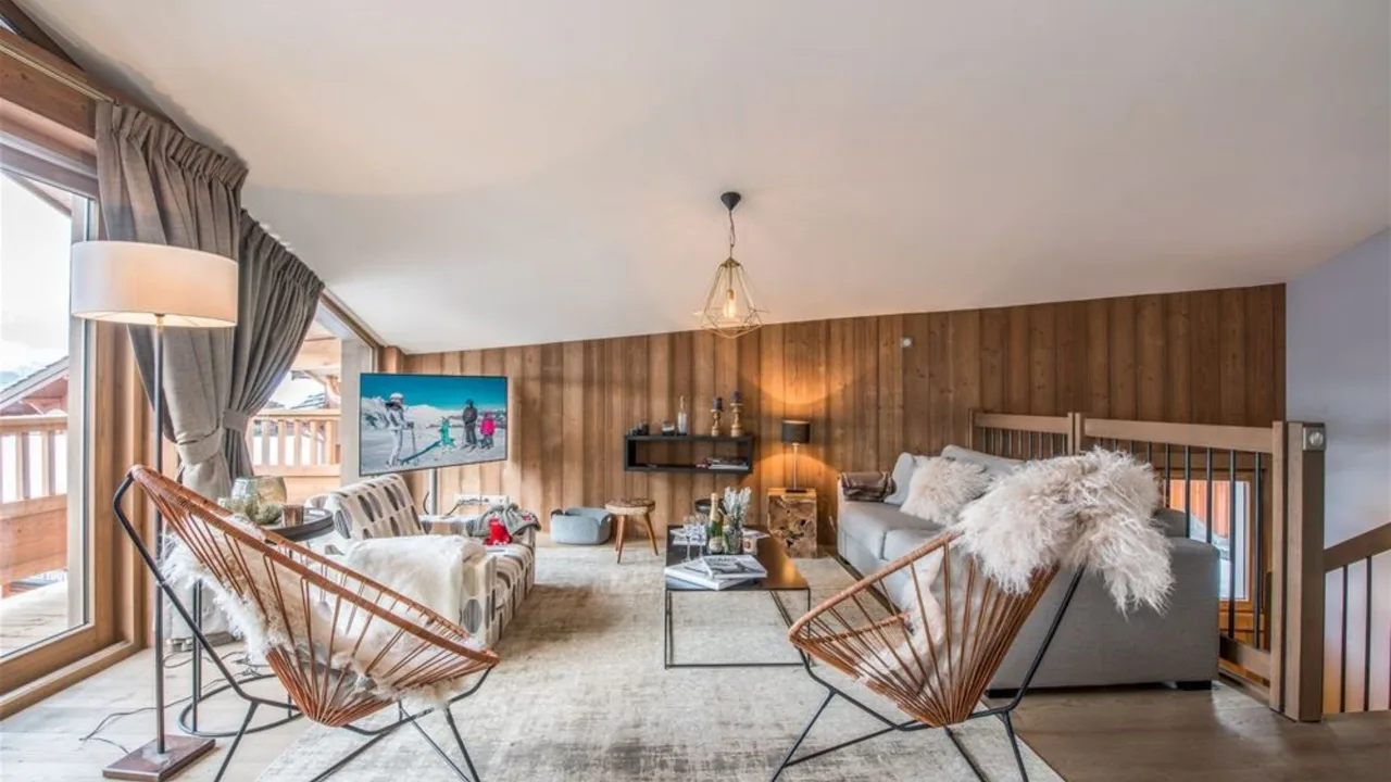 Upscale Ski Chalet in Prime Location photo 2