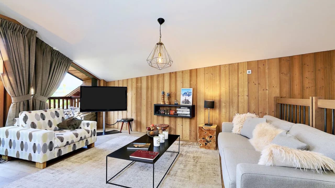 Upscale Ski Chalet in Prime Location photo 3