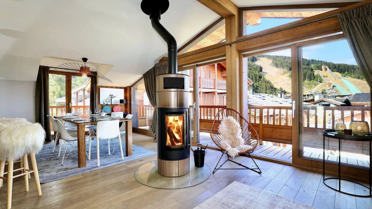 Upscale Ski Chalet in Prime Location photo 4