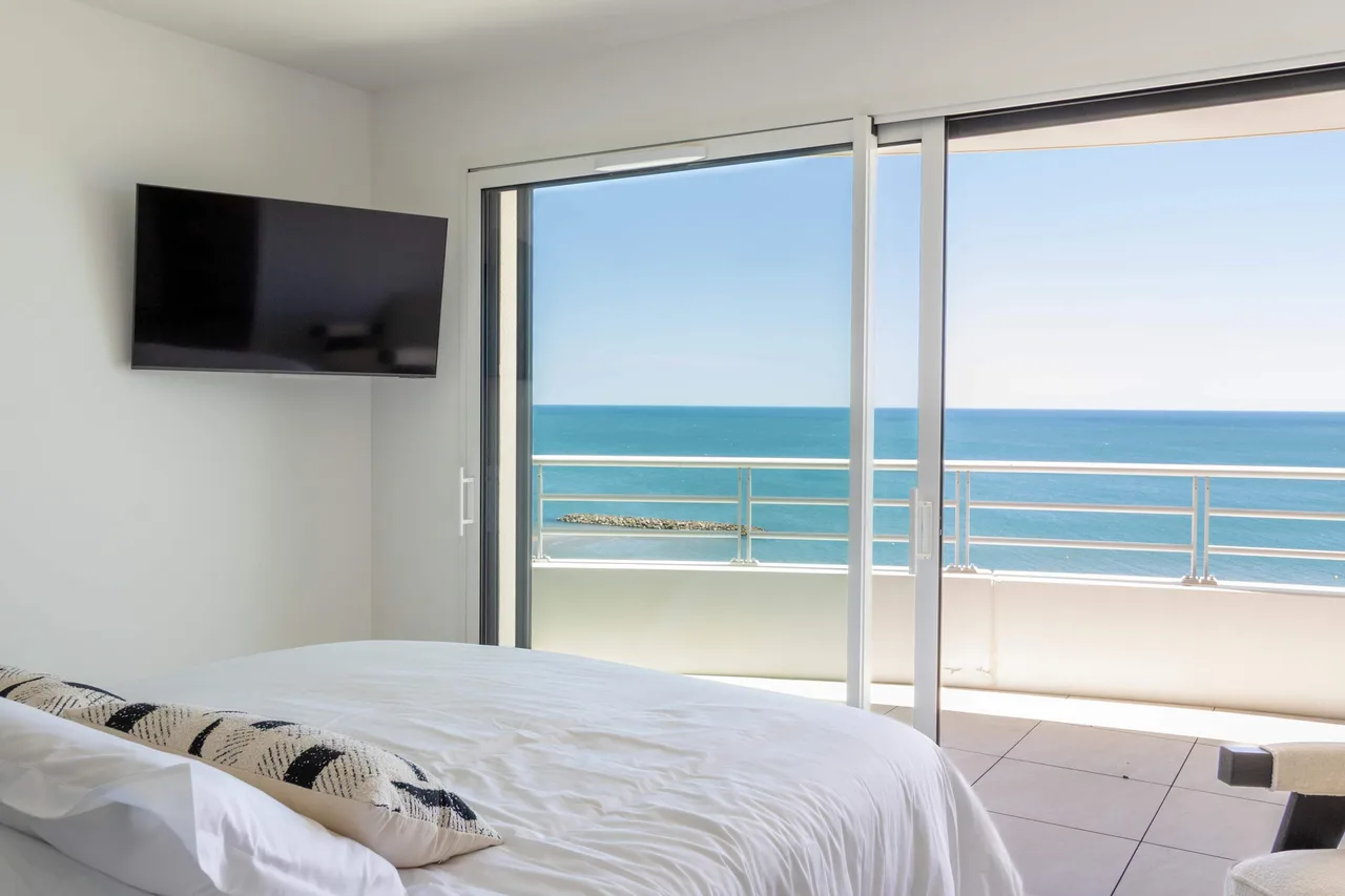 Ocean View Four Bedroom Villa in Occitanie photo 4