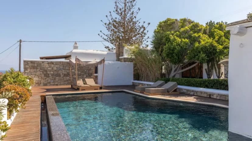Beachside Living With Modern Elegance