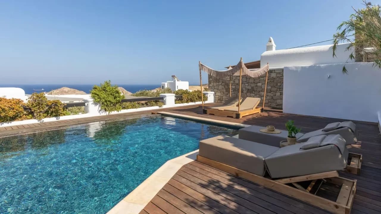 Beachside Living With Modern Elegance photo 5