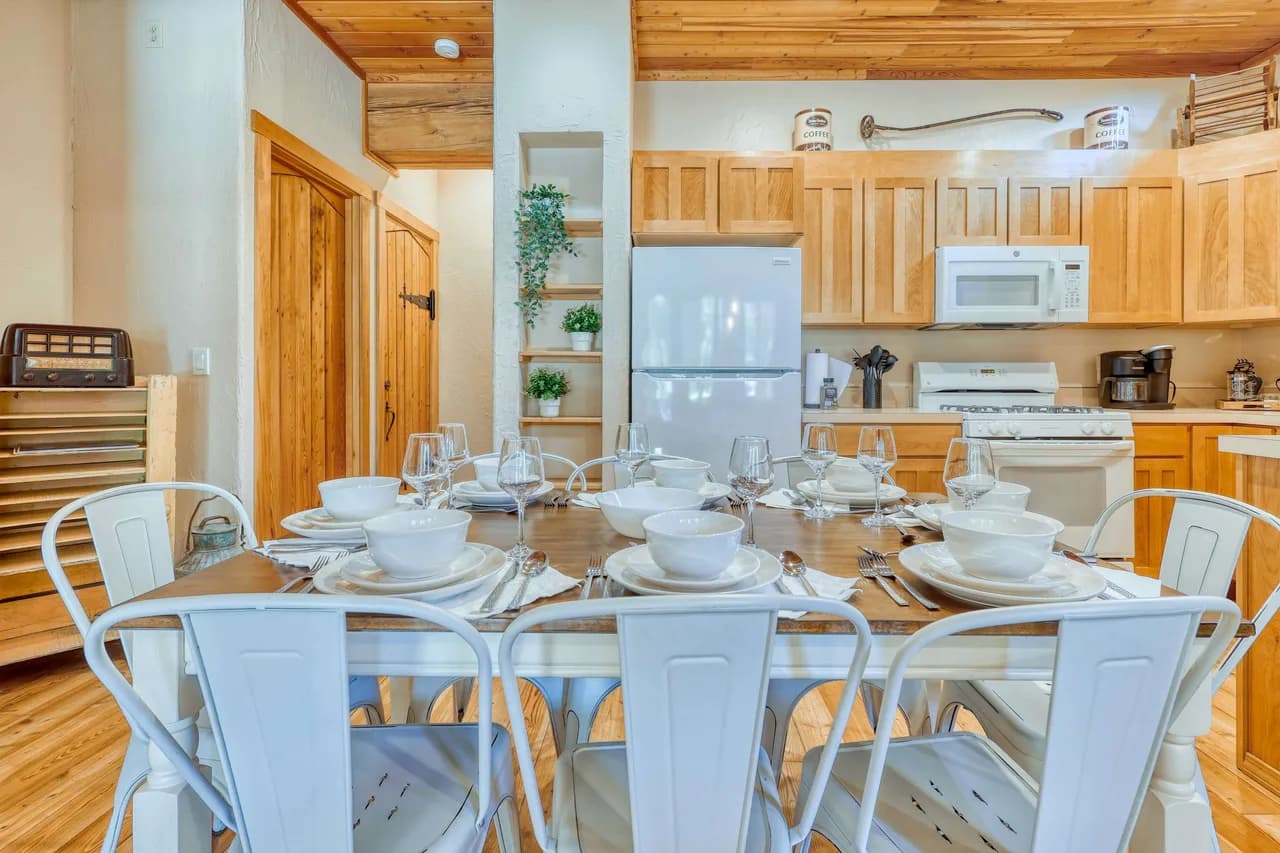 Lakeside Cabin Retreat in Seattle Area photo 4