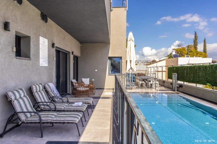 Serene Grand Villa By The Sea Of Galilee