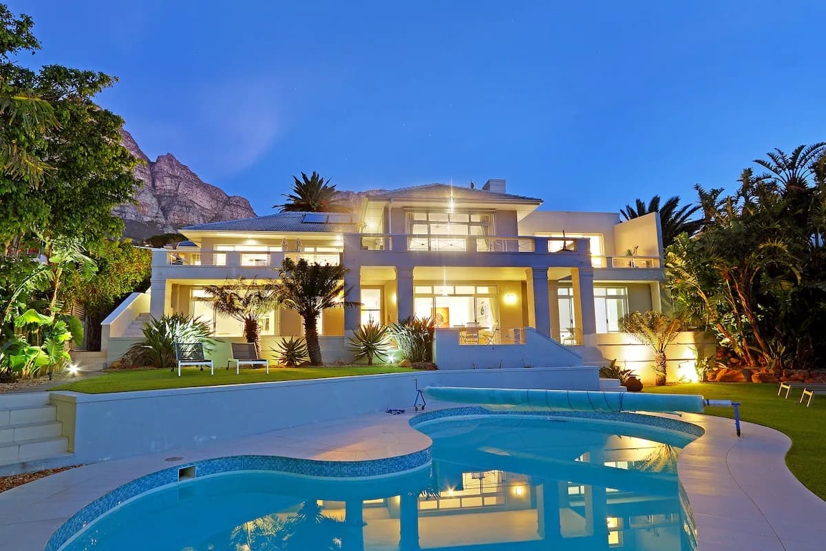Beachfront Family Villa in Camps Bay