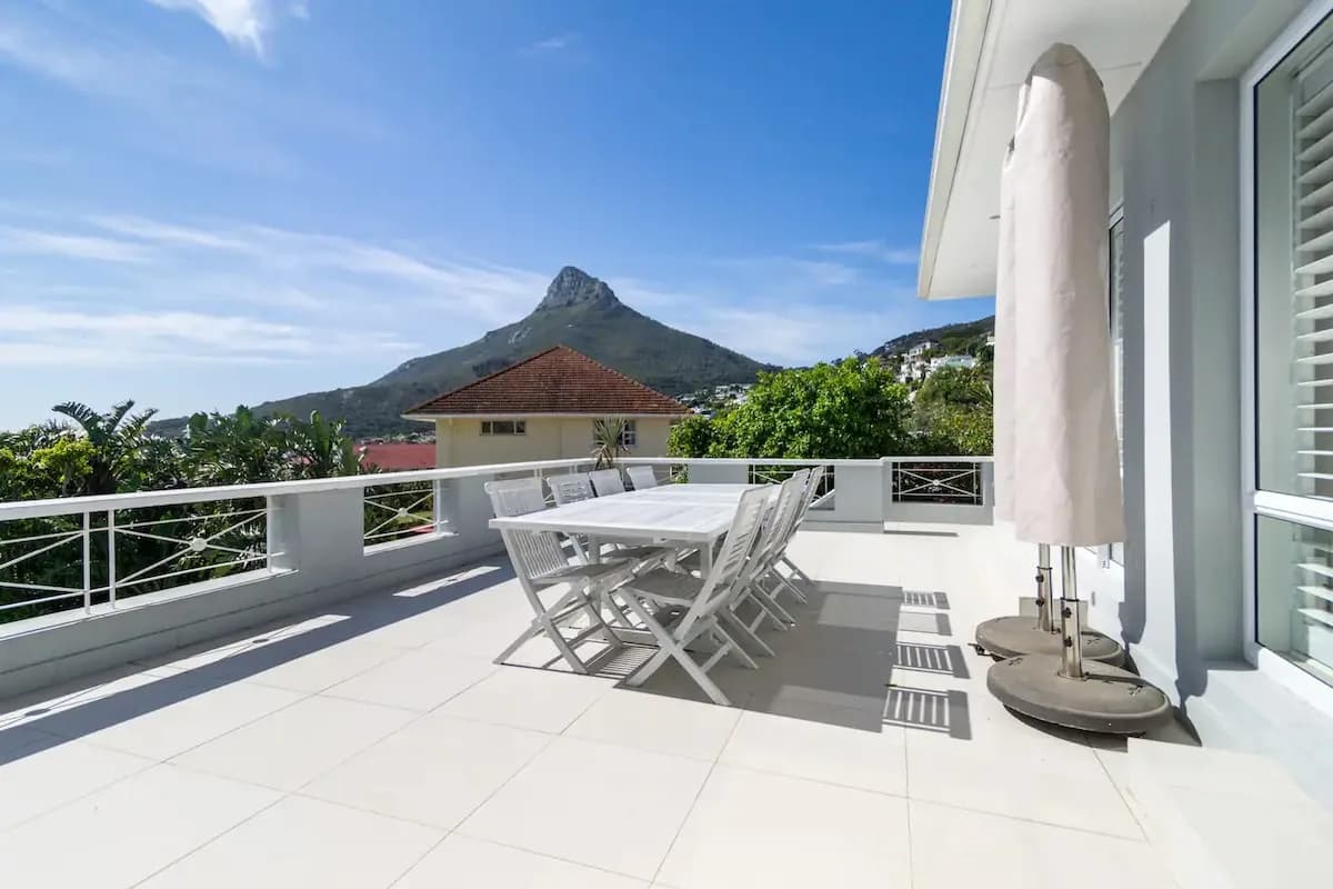 Beachfront Family Villa in Camps Bay photo 3