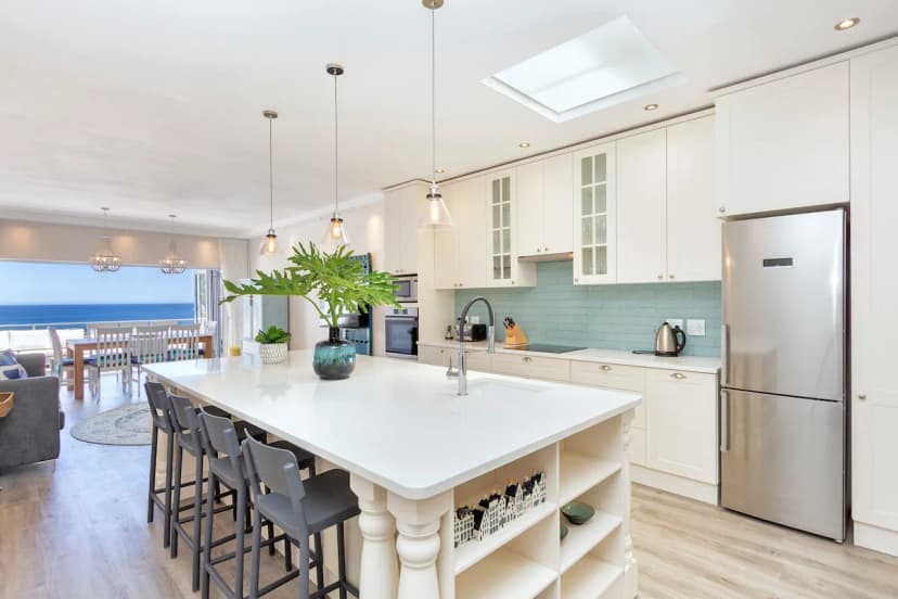 Modern Townhouse, Camps Bay, Pool - Summer Place