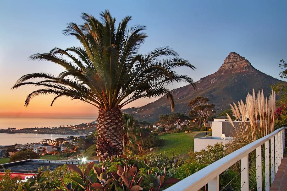 Ocean View Three Bedroom Villa in Camps Bay, Cape Town photo 4