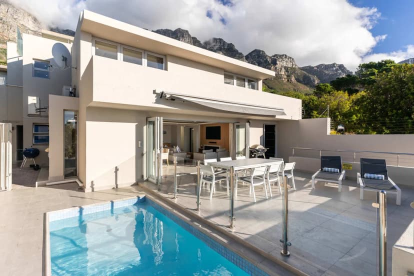Sea Views, Pool, Luxurious, Camps Bay - Ravensteyn