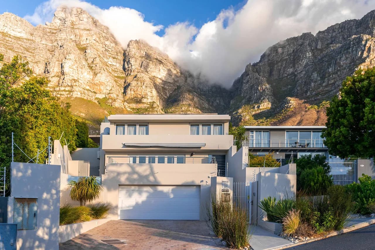 Sea View Three Bedroom Villa in Cape Town photo 4
