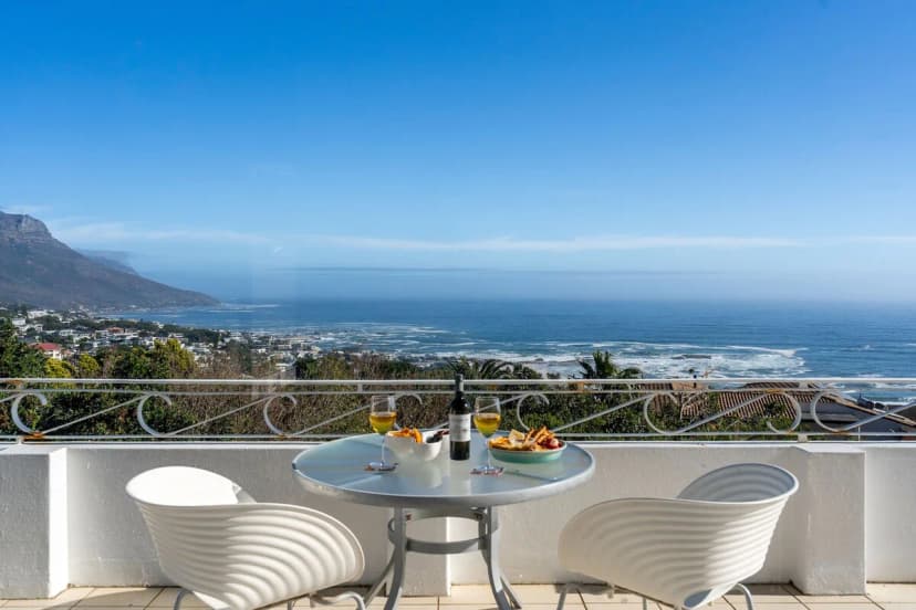 Delightful Large Villa, Camps Bay, Pool - Picasso