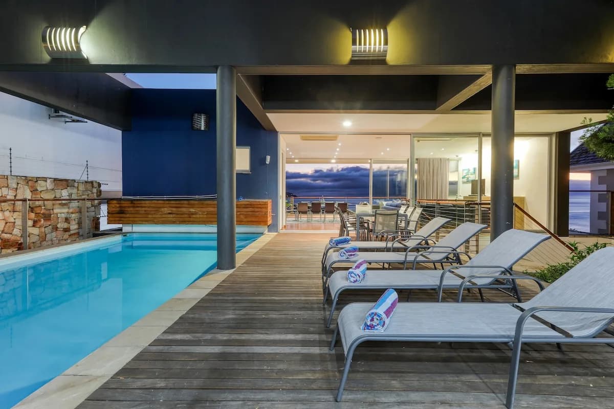 Multi-Level Ocean View Villa in Camps Bay photo 3