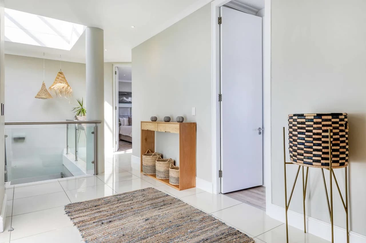 Luxurious Oceanfront Villa in Camps Bay photo 4