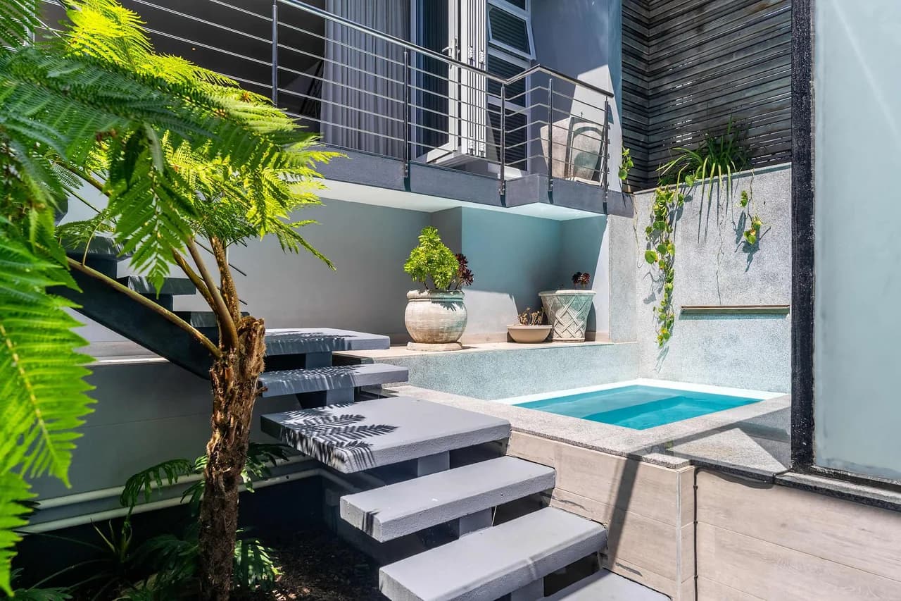 Ocean View Villa Near Private Beach in Camps Bay, Cape Town photo 2