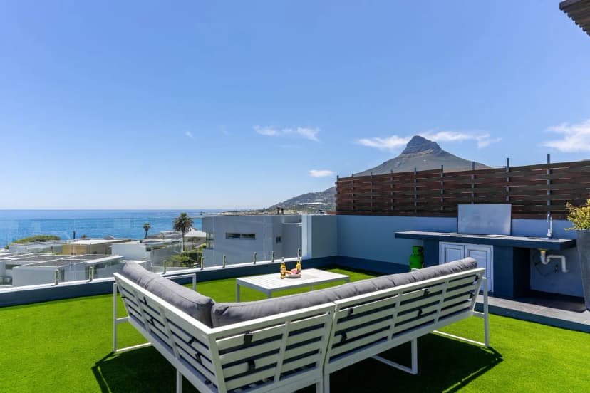 Beachfront Six Bedroom Villa in Camps Bay