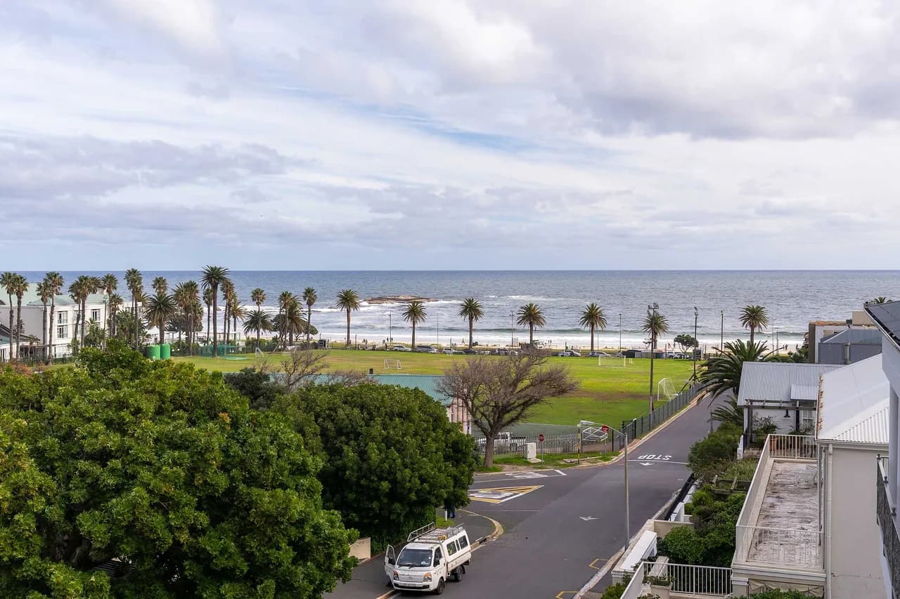 Beachfront Villa Steps from Camps Bay in Cape Town photo 3