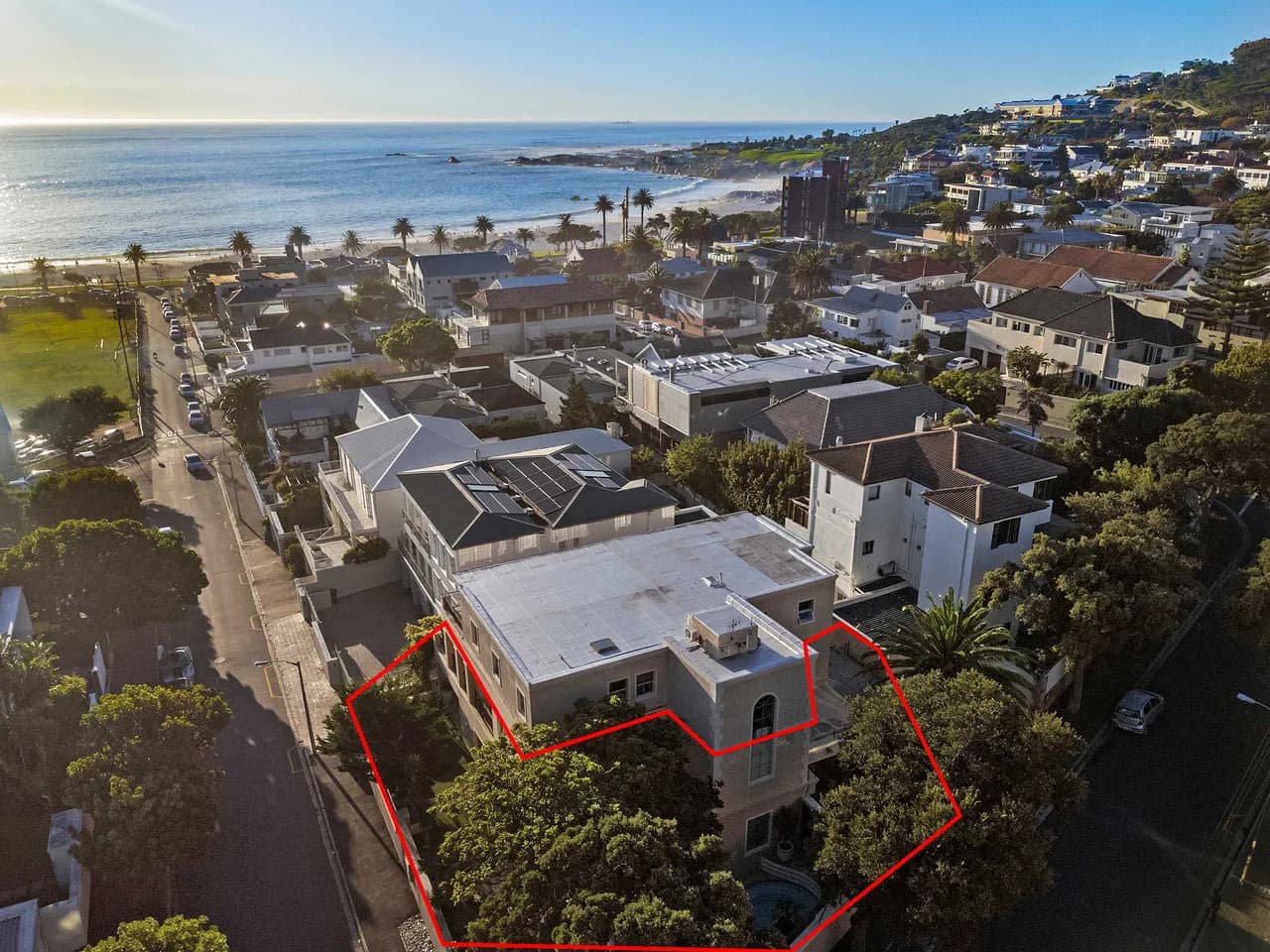 Beachfront Villa Steps from Camps Bay in Cape Town photo 5