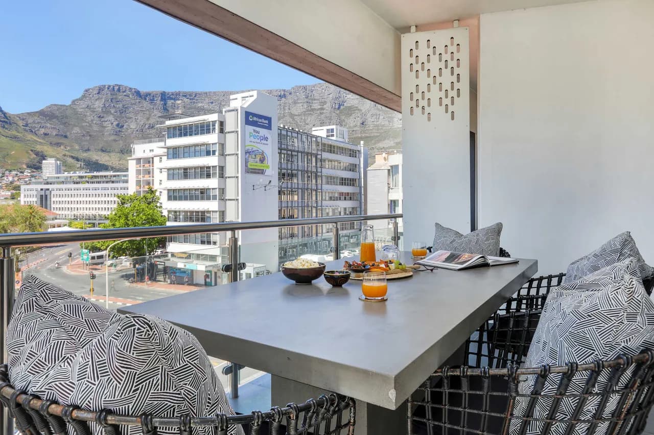 Designer City-View Apartment in Cape Town photo 2