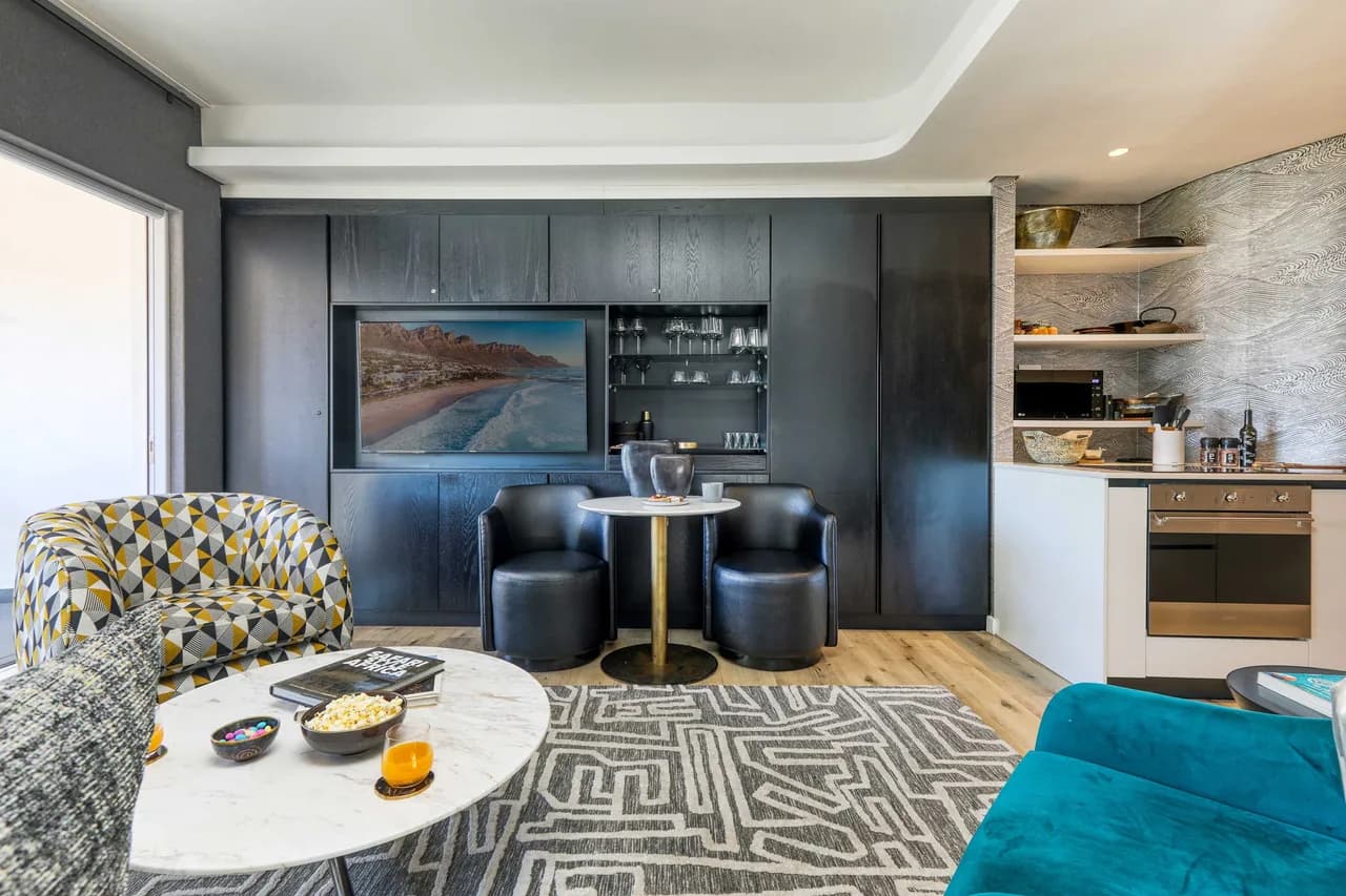 Designer City-View Apartment in Cape Town photo 5