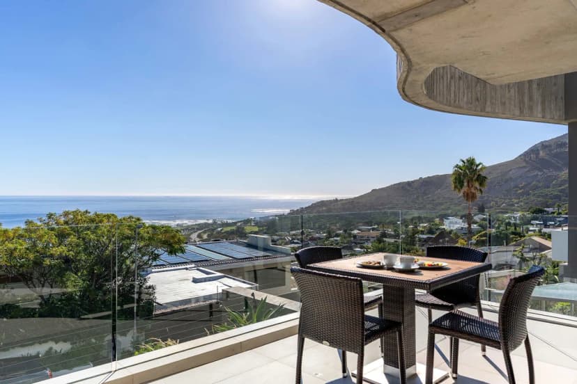 Modern, Pvt pool, Sleeps 6, Camps Bay - Vista Maris Apt