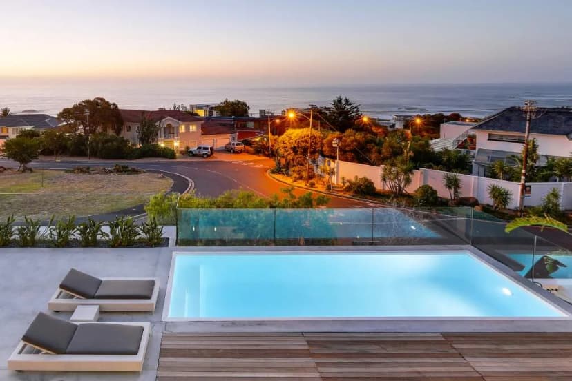 Modern Five Bedroom Villa in Camps Bay