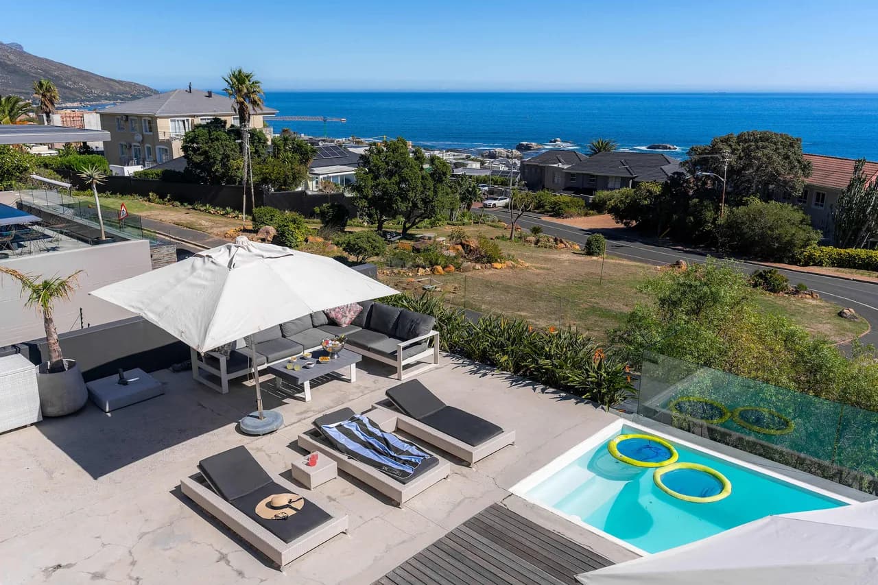 Ocean View Villa with Private Beach in Camps Bay photo 2