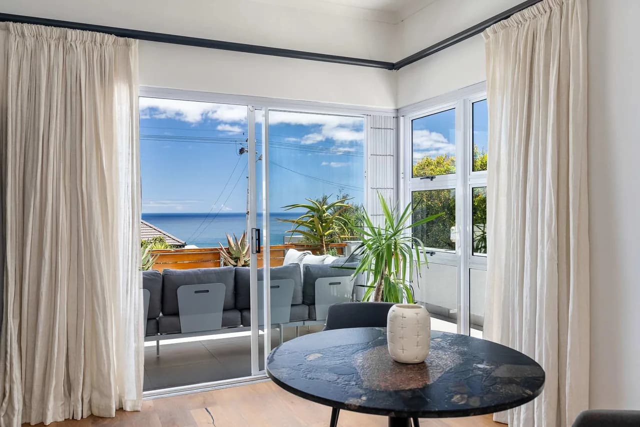 Sea And Mountain View Villa in Camps Bay photo 2