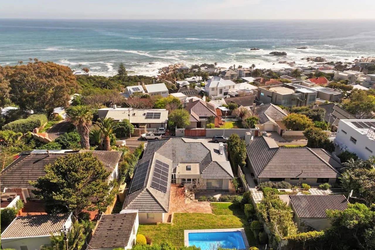 Sea And Mountain View Villa in Camps Bay photo 4